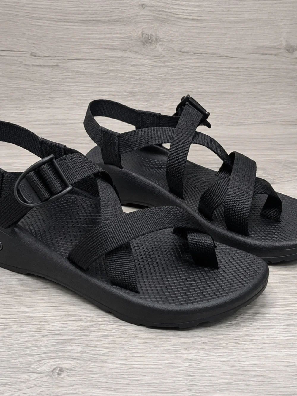 Chaco Men’s Size 13  Black Strappy Comfort Sandals